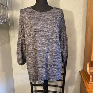 ⬇️Chaus NY 3/4 ‘puff’ sleeve Top